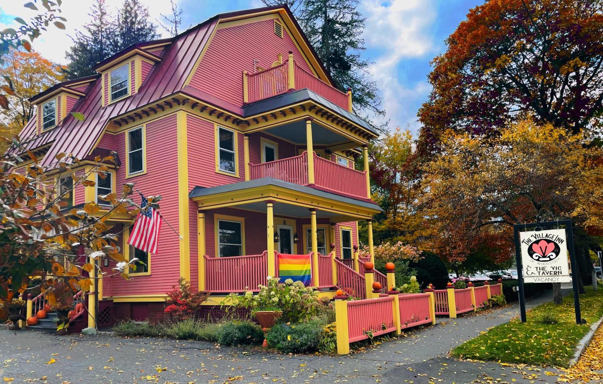 The Village Inn Of Woodstock Exterior photo
